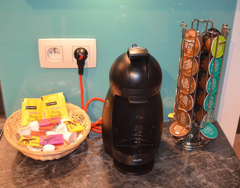 Machine à café Dolce Gusto.