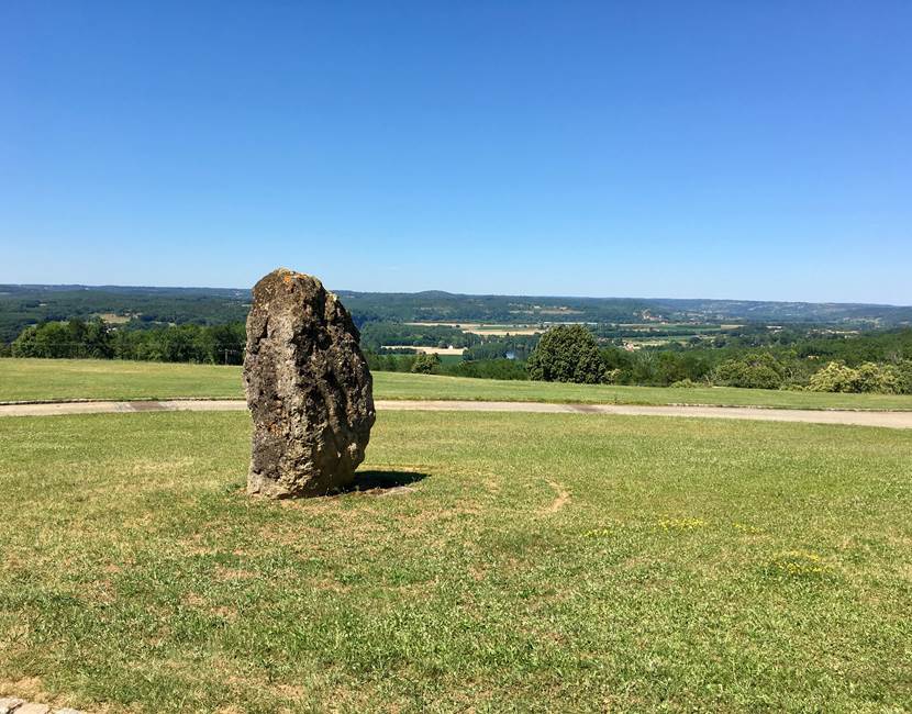 La Greze menhir vue Metairie