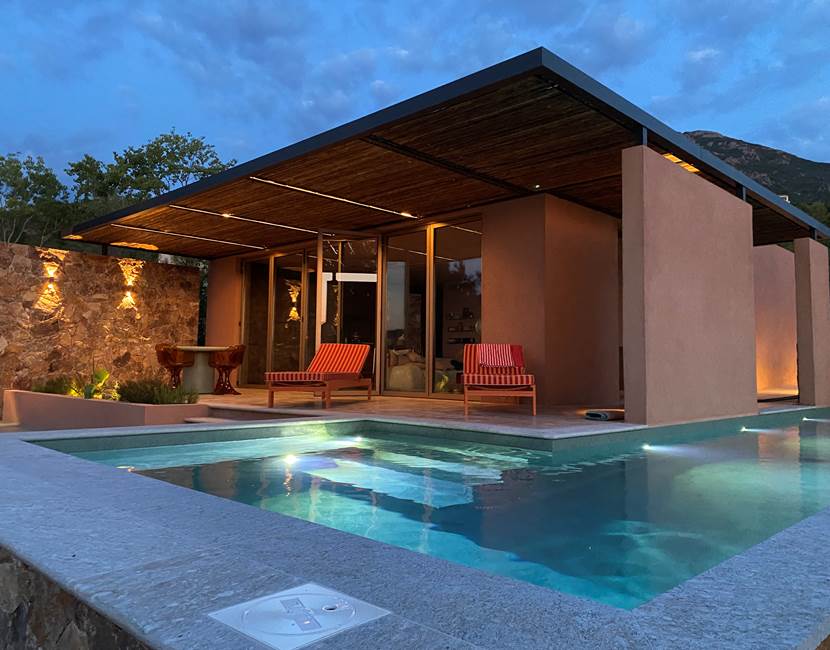piscine la nuit