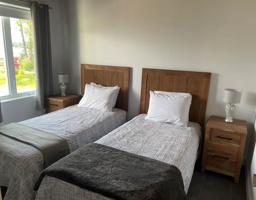 Chambre deux lits adultes