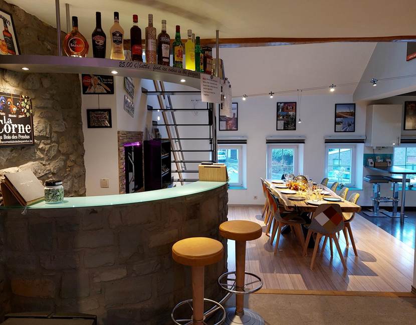 Mini bar.