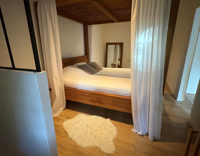 suite-parentale-baldaquin-gite-le-lijaly-bournezeau-vendee-romantique-nature.jpg