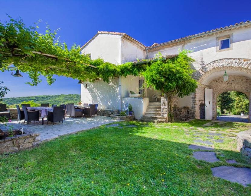 mas - terrasse - patio - gard - cevennes