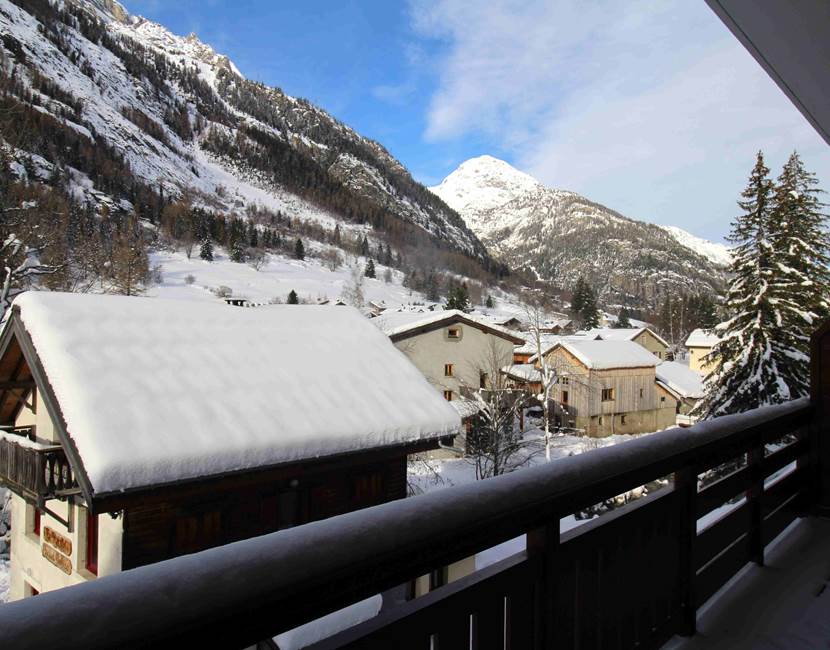Vue dégagée de la terrasse