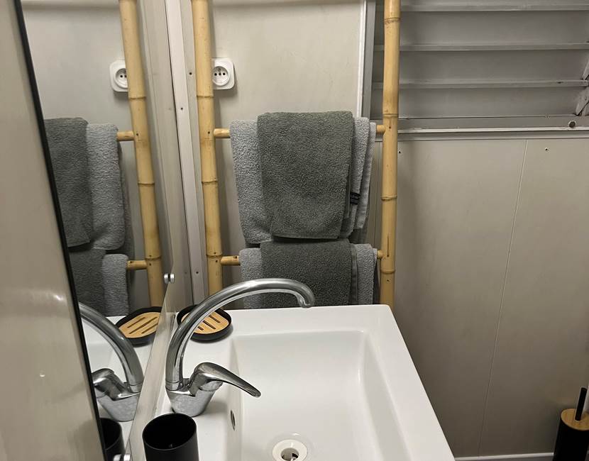 salle de douche bungalow Goyave