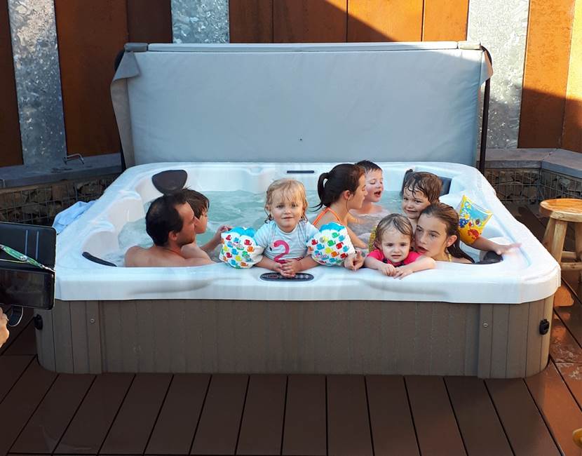 Jacuzzi.