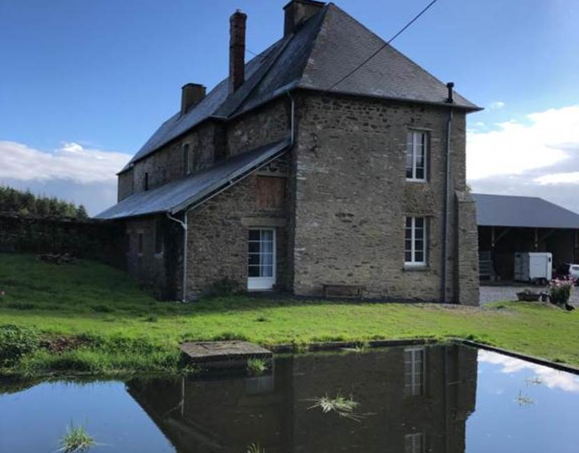 entrée indépendante au bord de l'eau