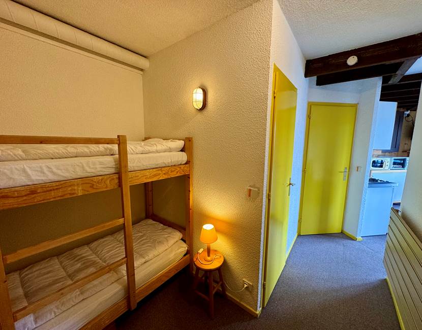 coin cabine