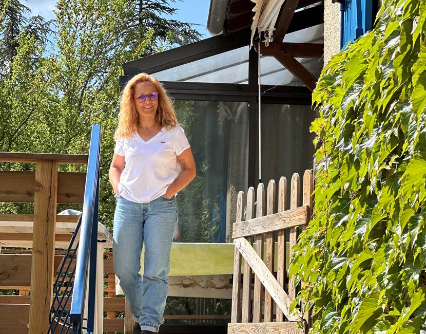 Magali sur la terrasse