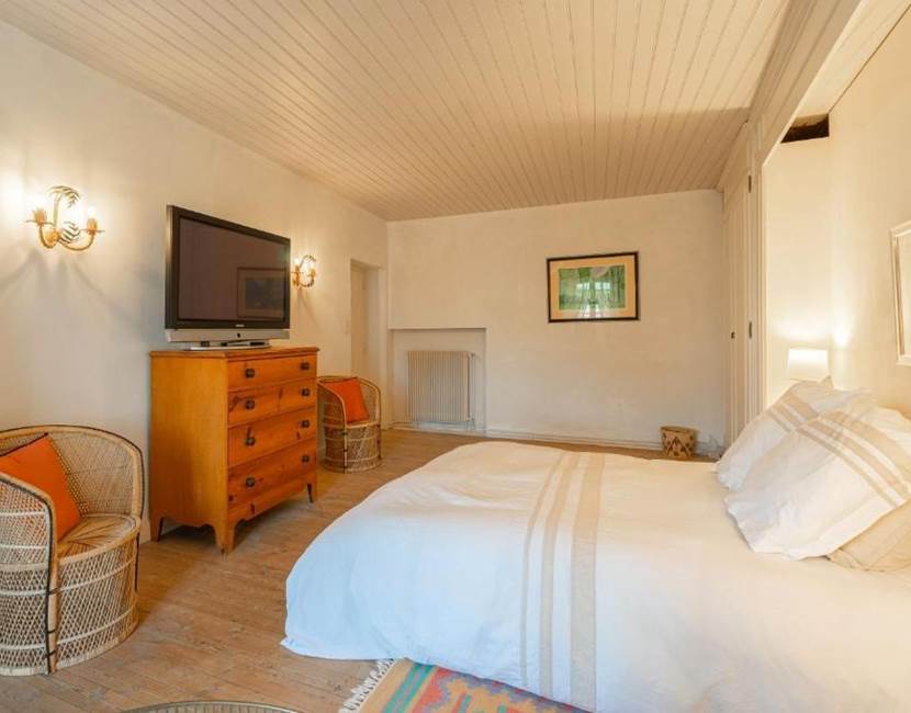 chambre-double-spacieuse-charente-maritime