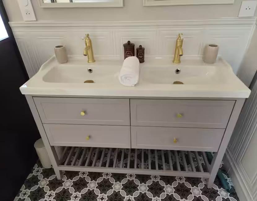 Double vasque – salle d’eau privative