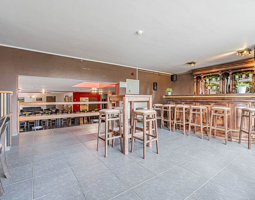 Bar + Frigos boissons + Darts