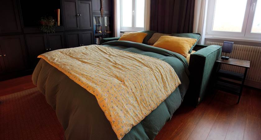 Chambre avec bureau