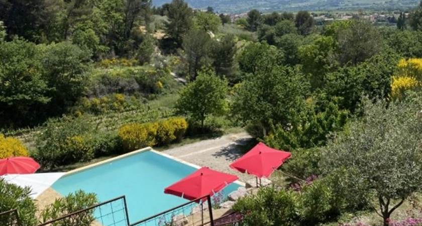 Séjour au calme · Location gîte avec terrasse ·