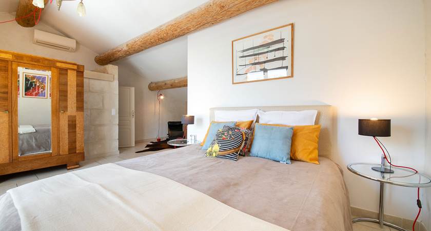 Mas-de-Martinet-chambre-Art-Deco
