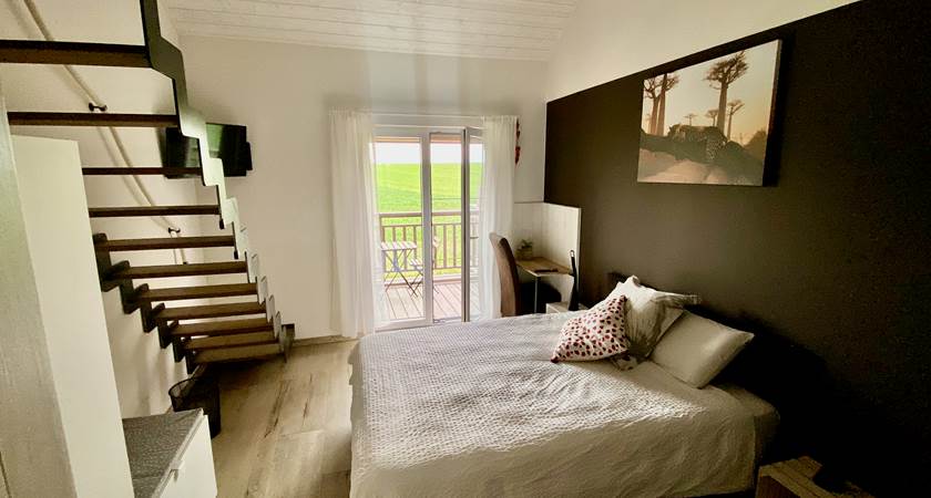 Chambre avec lit double