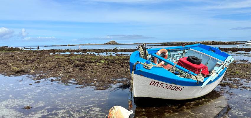Bateau à Portsall à marée basse