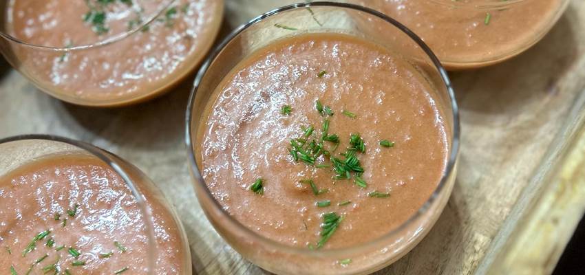 Entrée : gaspacho "maison" aux tomates du pays
