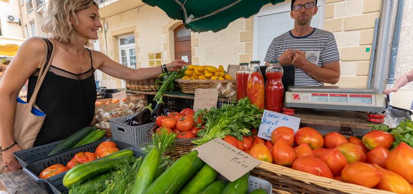 Des producteurs locaux au marché de Tonneins