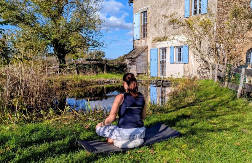 meditation-sophrologie-jardin-saisonnee-bien-etre-maison-hotes-aveyron.jpg-photo-page
