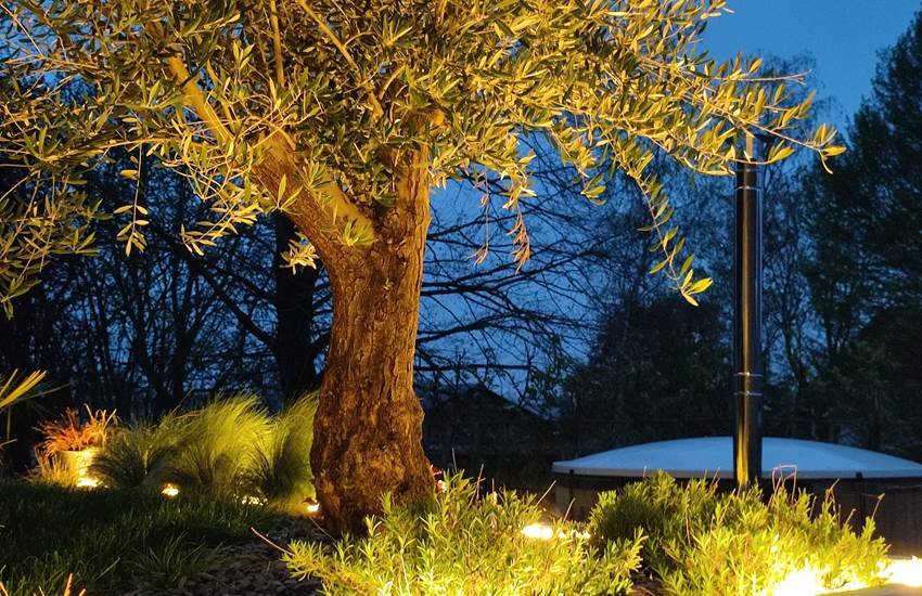 SPA NORDIQUE SUR LA TERRASSE COTE JARDIN A PRIVATISER AVEC ECLAIRAGE NOCTURNE-photo-page