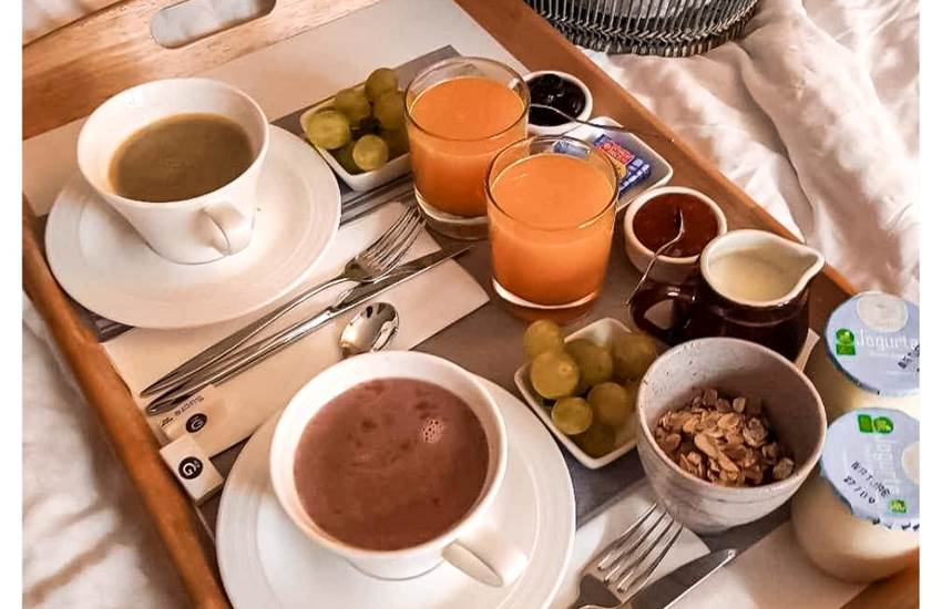 Possibilité de prendre le petit déjeuner, en chambres d'hôtes-photo-page