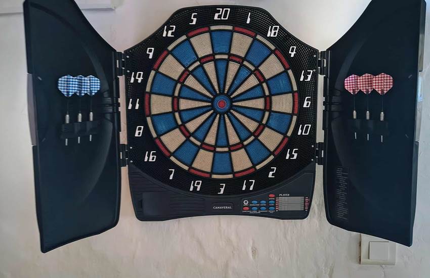 jeu-flechettes-electronique-loisirs-gite-centres-aveyron.jpg-photo-page