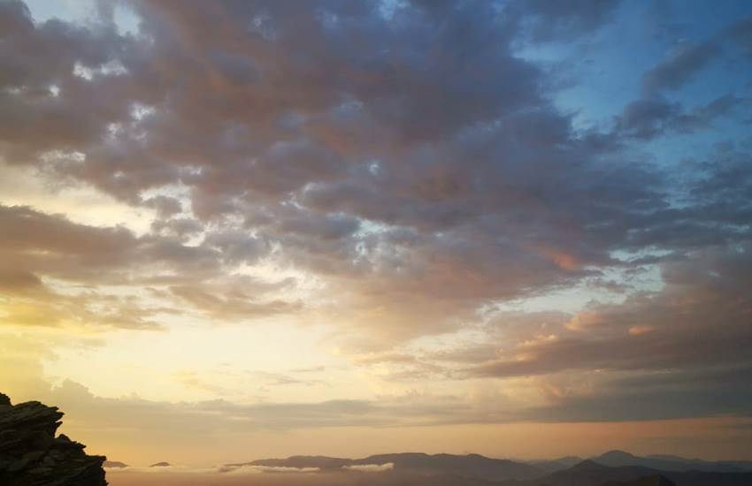 Les premiers monts d'Espagne depuis Biarritz-photo-page
