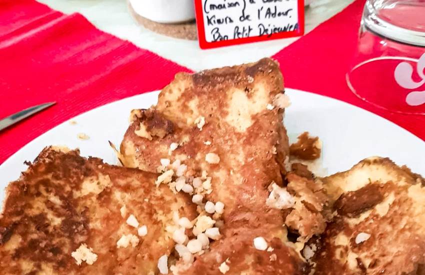 Petit déjeuner avec le "pastis landais" façon "pain perdu"-photo-page