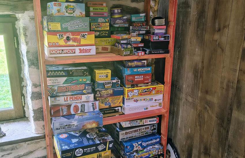 jeux-de-societe-famille-salle-jeux-gite-centres-aveyron.jpg-photo-page