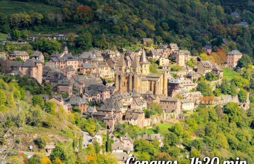 conques-abbatiale-chemin-compostelle-proche-saisonnee-hebergement-aveyron-photo-page