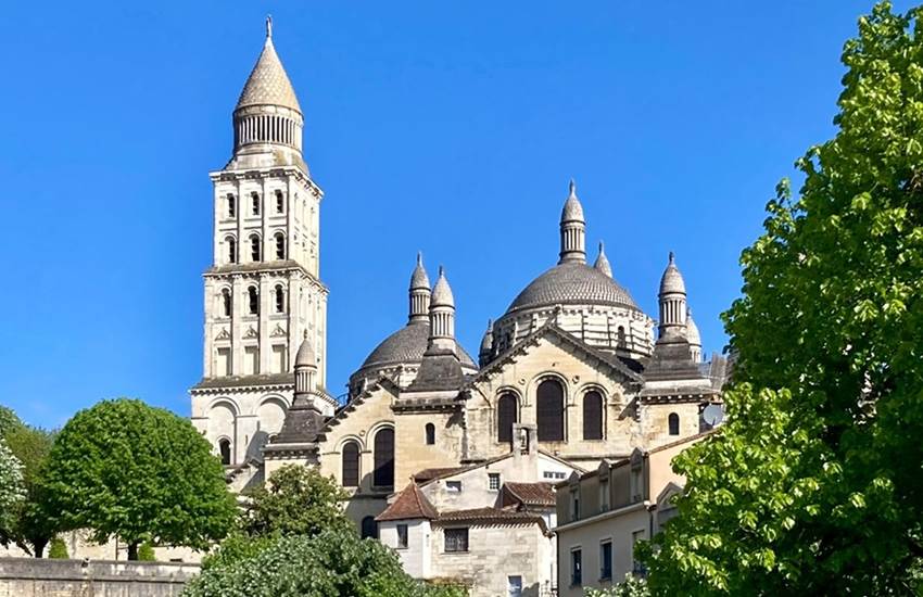 #perigueux #perigord #dordogne #perigordblanc #sudouest #visiteguidee #baladesguideesdecamille #tourisme #patrimoine #histoire #anecdotes #gastronomie #france #dordogneperigordtourisme #visitfrance #visitdordogne-photo-page