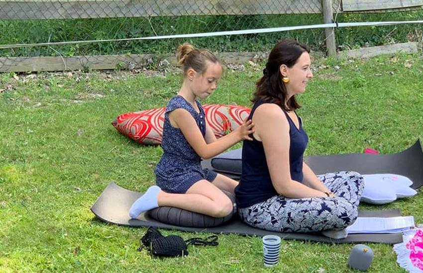 atelier-mon-moment-magique-saisonnee-massage-famille-centres-aveyron.jpg-photo-page