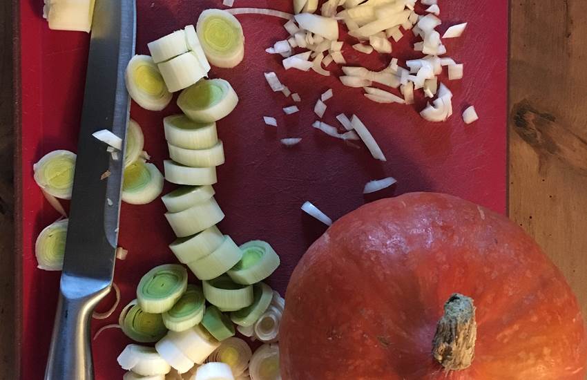 Préparation d'une soupe au potimaron et magrets séchés-photo-page