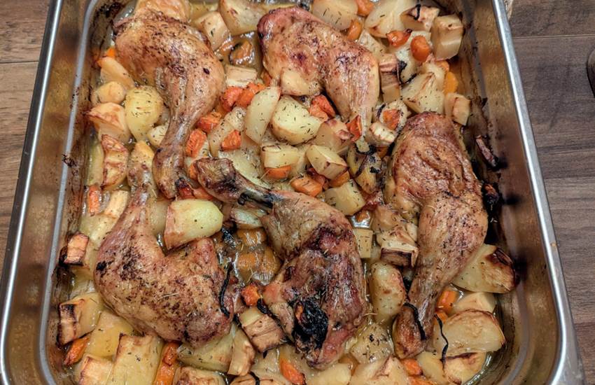 plat-convivial-saisonnee-poulet-legumes-produit-local-table-hotes-centres-aveyron.jpg-photo-page