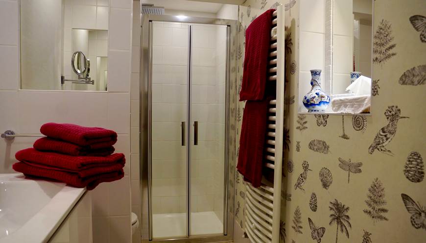 salle-de-bain-5-douche-gite-domme