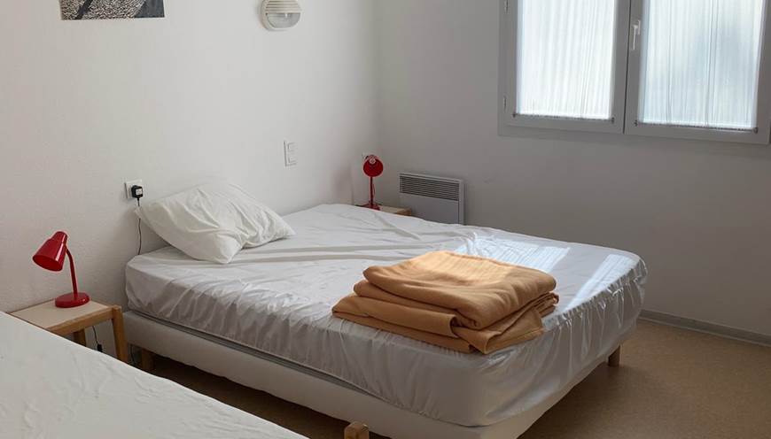 lepetitbois46_Leyme_gi^te 22 MODERN PMR_chambre triple_1