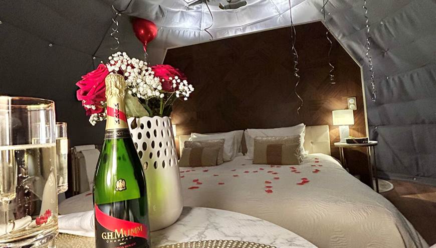 Champagnes et roses au dessert, quoi de plus romantique