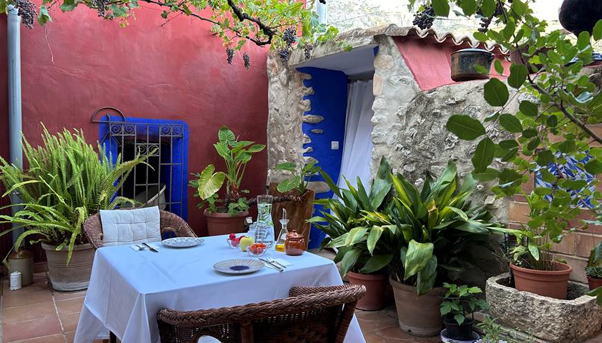 Desayuno patio interior