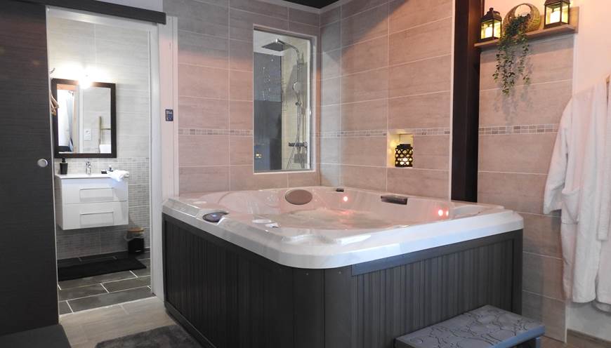 Love Room "nuit blanche" à Narbonne - Boudoir d'Anastasia - spa Jacuzzi