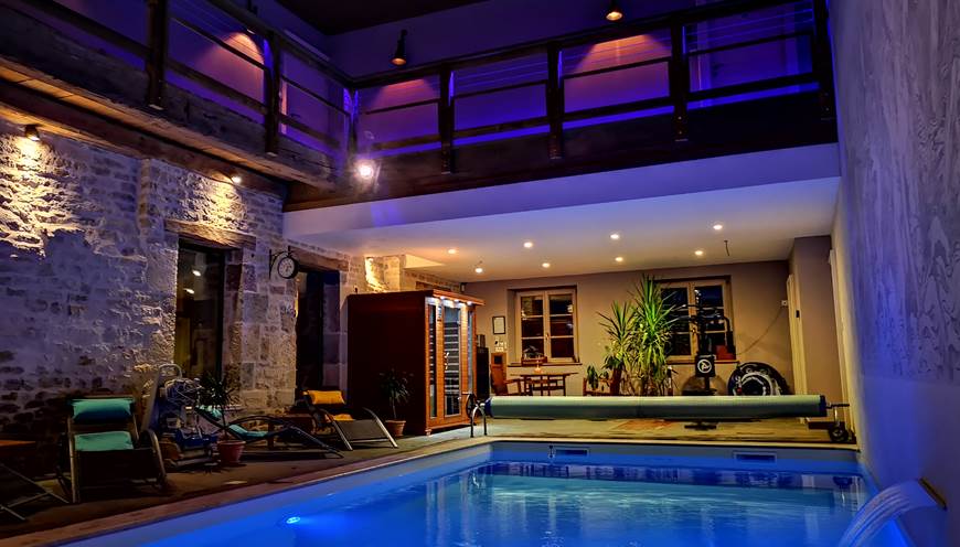 Piscine intérieure chauffée à 28°