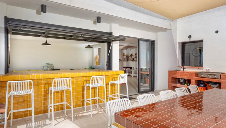 17 Oliveres Patio Cuisine repas exterieur