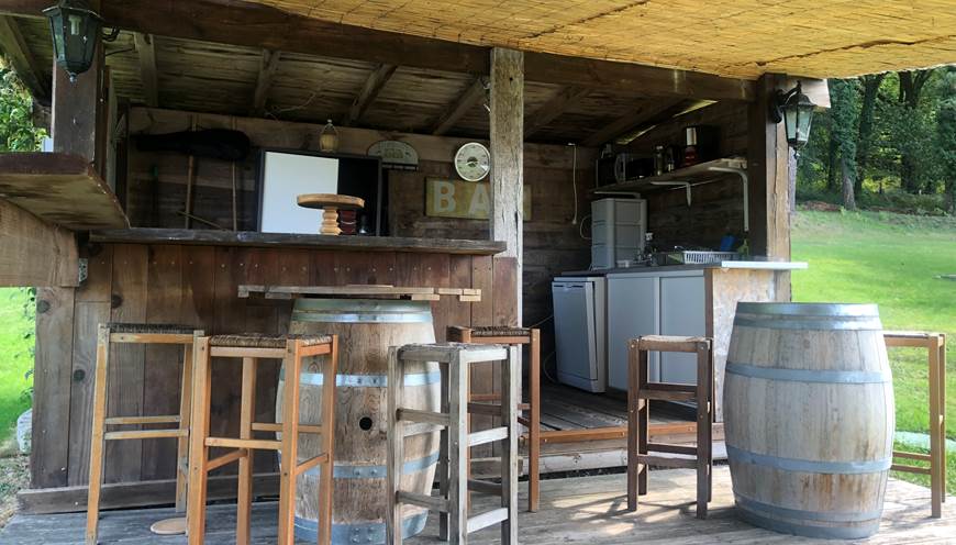 cuisine d'été-bar à l'espace piscine