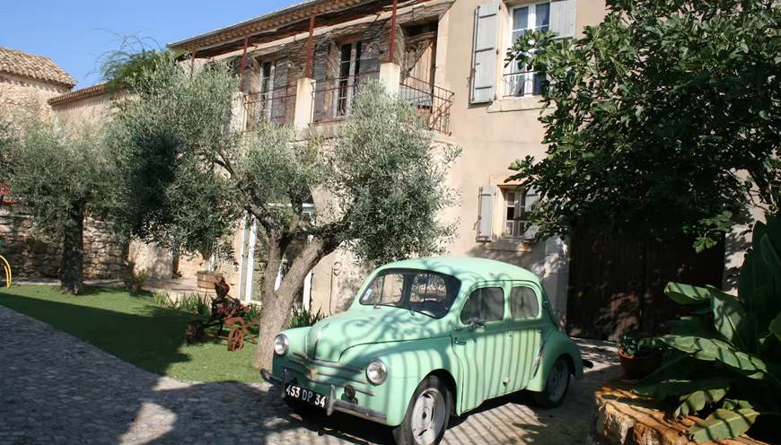 Façade du gîte La Demeure