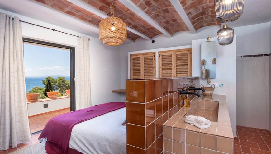 22 Oliveres Patio Chambre 2 et salle d'eau