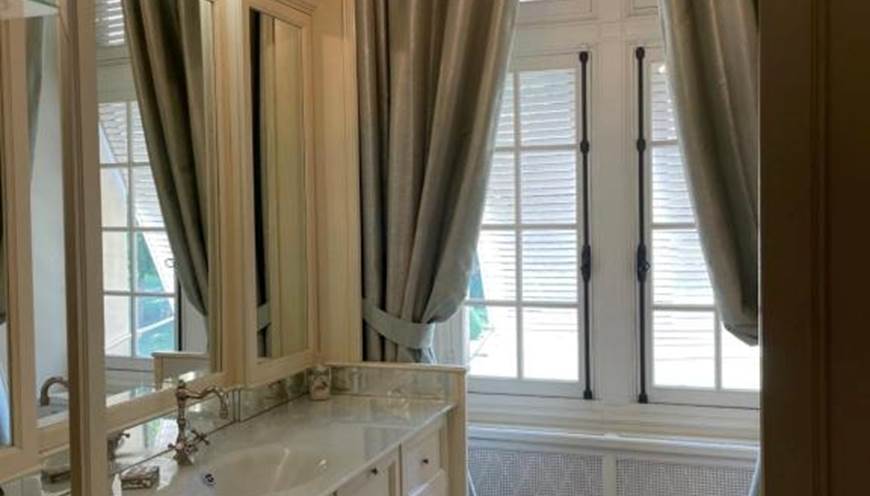 Salle de bain privative de la chambre