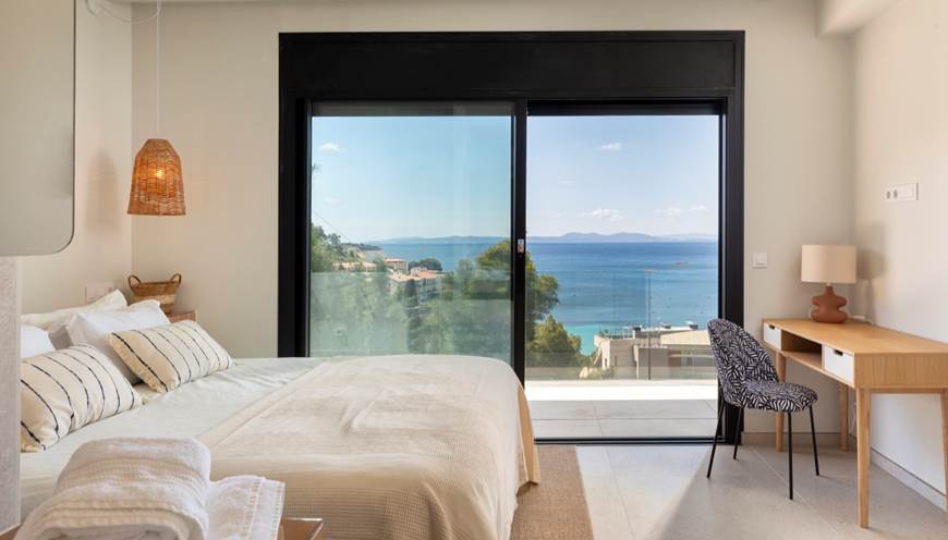 8 Oliveres Loft Suite parentale vue mer 1