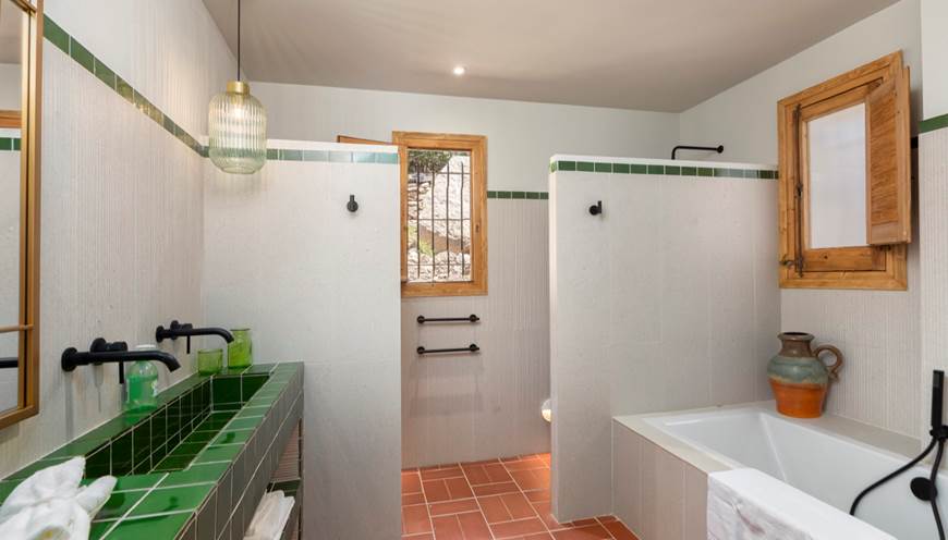 24 Oliveres Patio Suite parentale 1 Salle d'eau