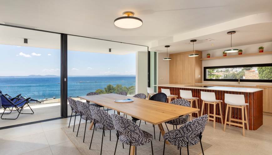 6 Oliveres Loft repas et Cuisine niveau