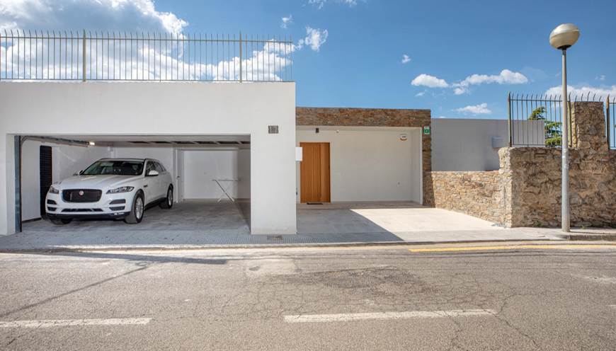 37 Oliveres Parking exte´rieur